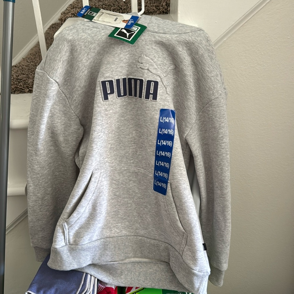New with tags Large puma youth hoodie